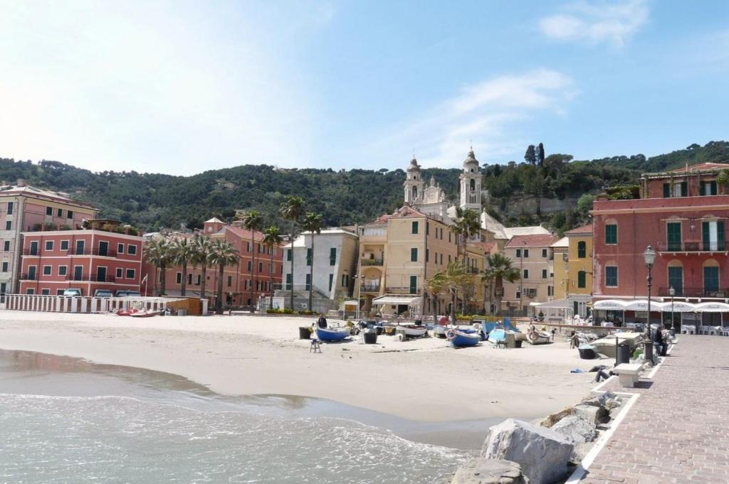 Casarinolaurino Valle Del Golfo Healthy Air Above The Sea Uscio Exterior photo